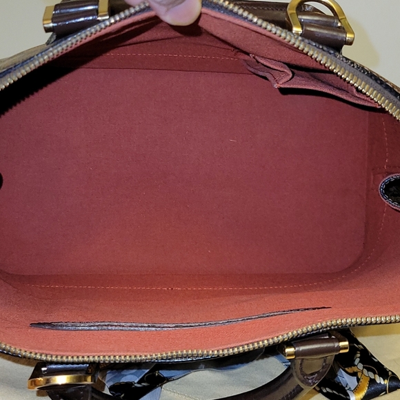 Louis Vuitton Alma Damier PM - Picture 12 of 16